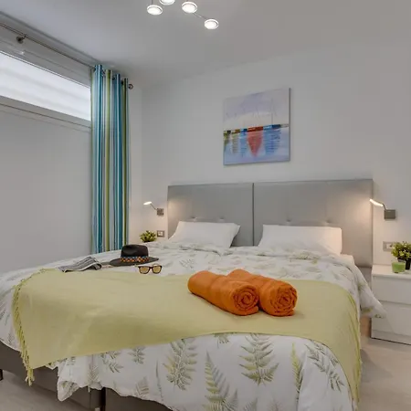 Modern Cristianos Center