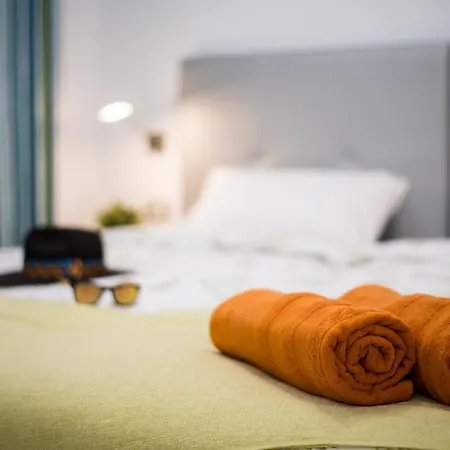 Modern Cristianos Center Apartmán *