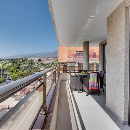 Modern Cristianos Center Apartmán *