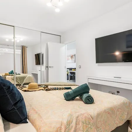 Modern Cristianos Center Apartmán